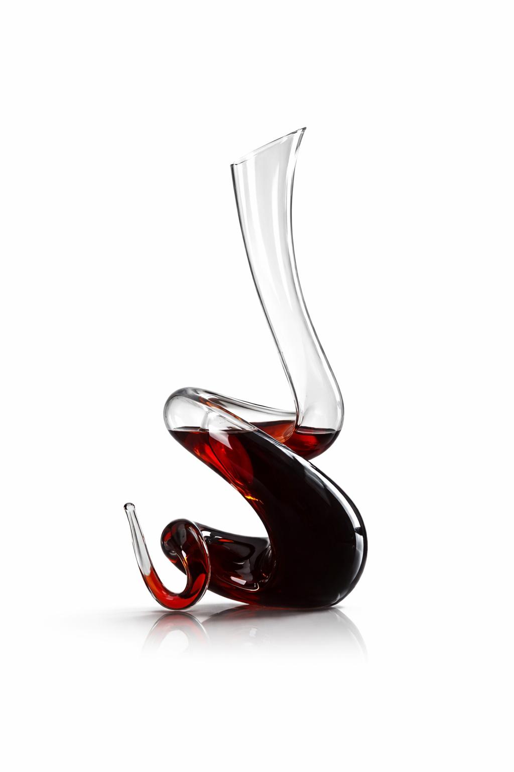 Élégance Liquide – Sculptural Wine Decanter